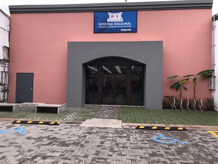 Fachada de la oficina del Registro Civil en Alajuela, Costa Rica