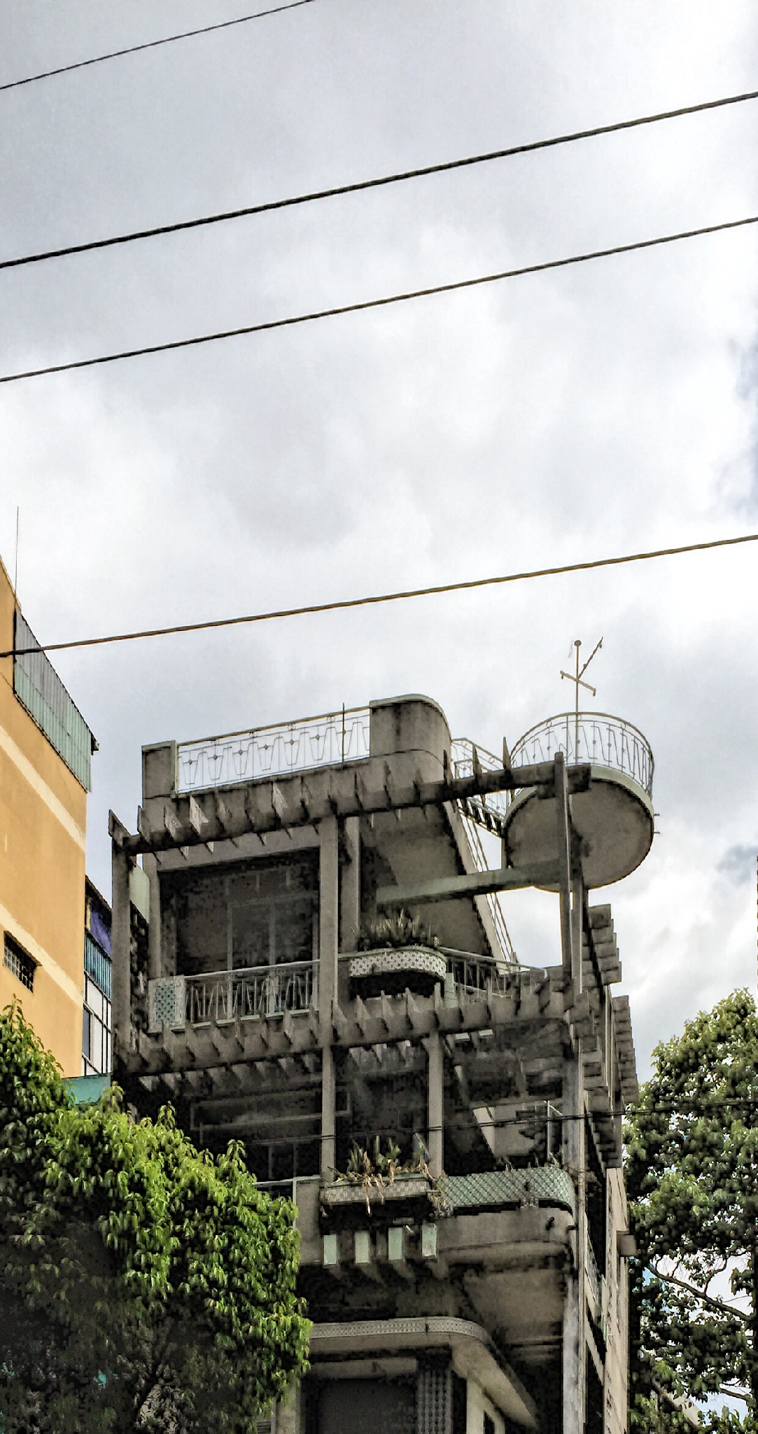 Residence 85 Hùng Vương — Vietnamese modernist architecture. Created by Pham Phu Vinh.