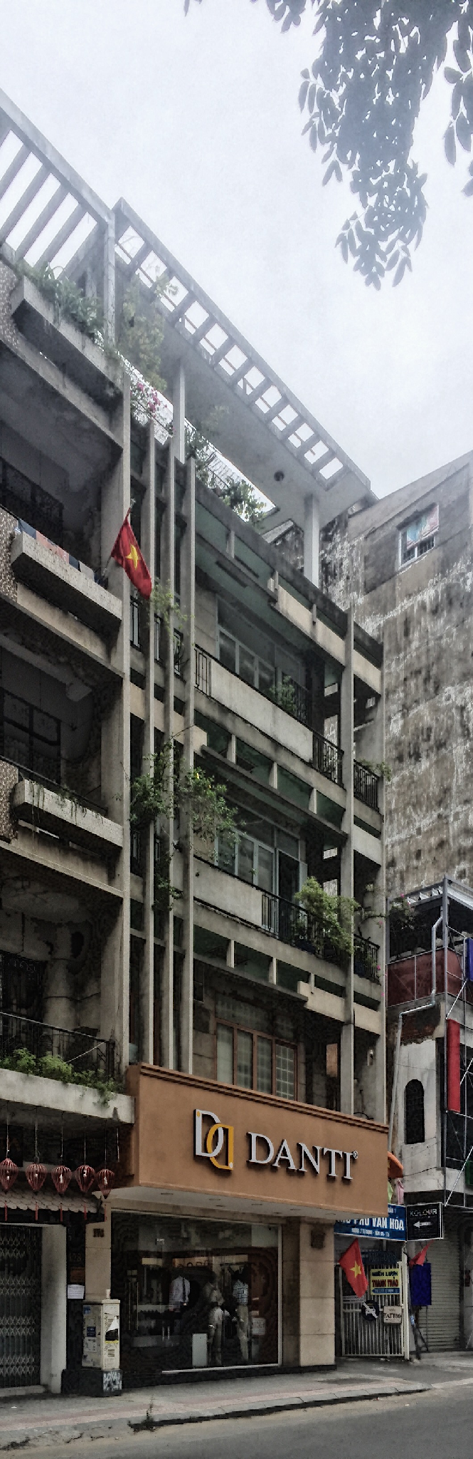 176 Lý Tự Trọng — Vietnamese modernist architecture. Created by Pham Phu Vinh.