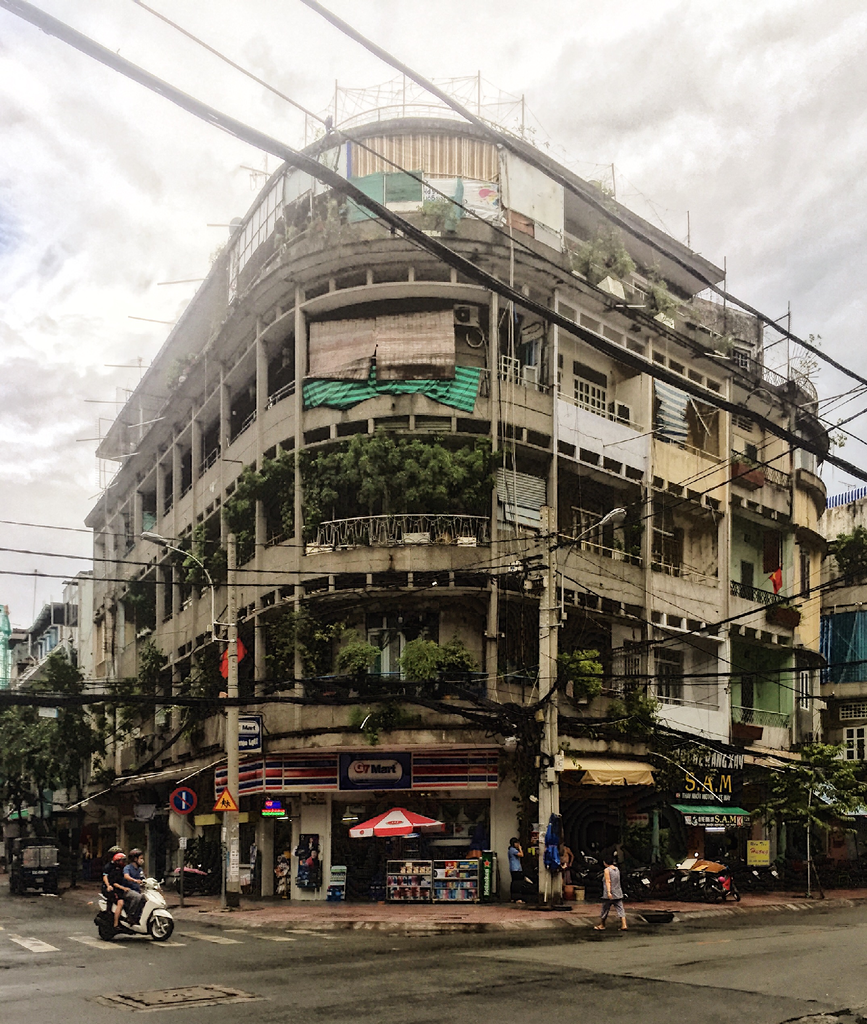 132 Trần Tuấn Khải — Vietnamese modernist architecture. Created by Pham Phu Vinh.