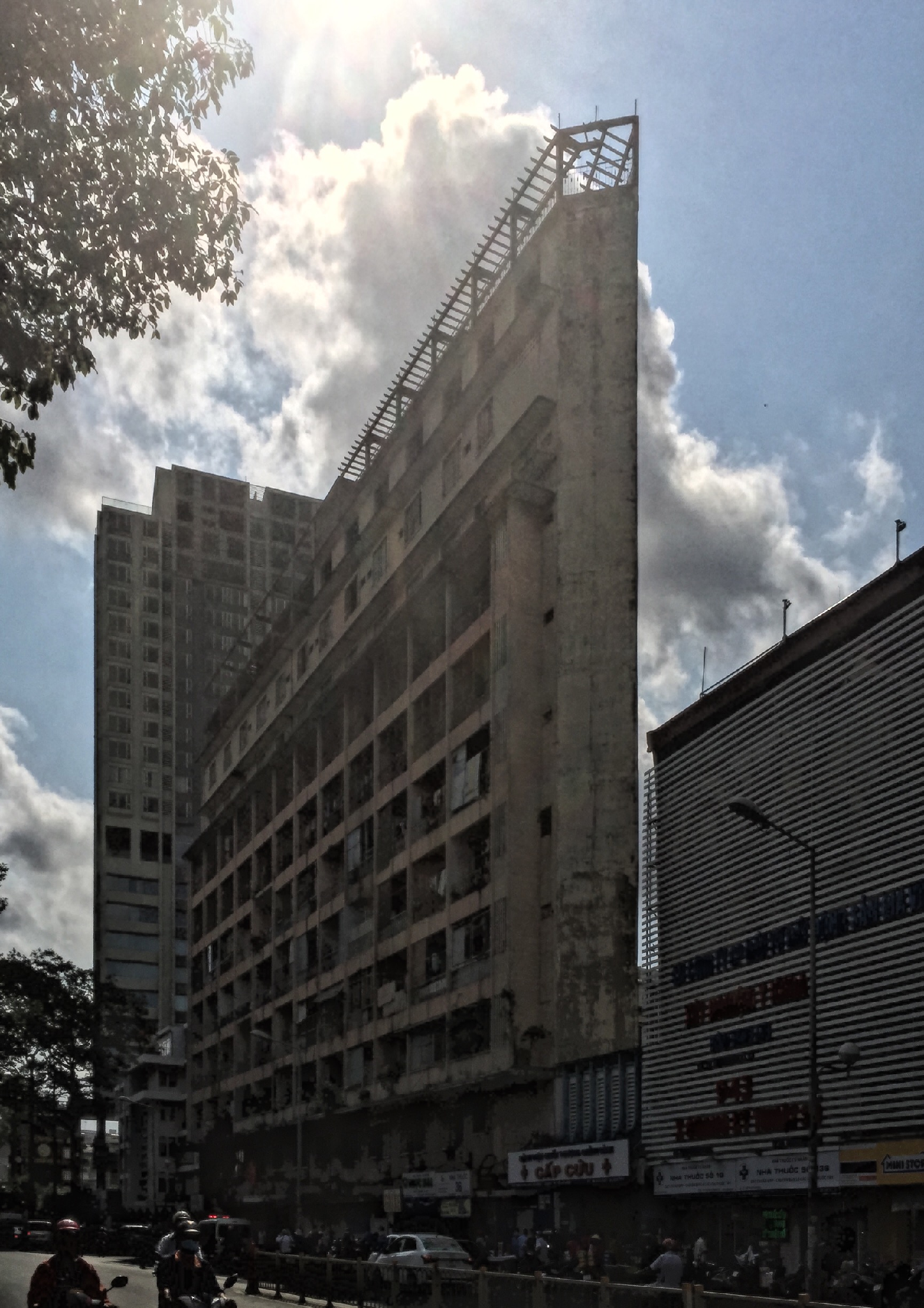 Ký túc xá trường Cao đẳng Kỹ thuật — Vietnamese modernist architecture. Created by Pham Phu Vinh.