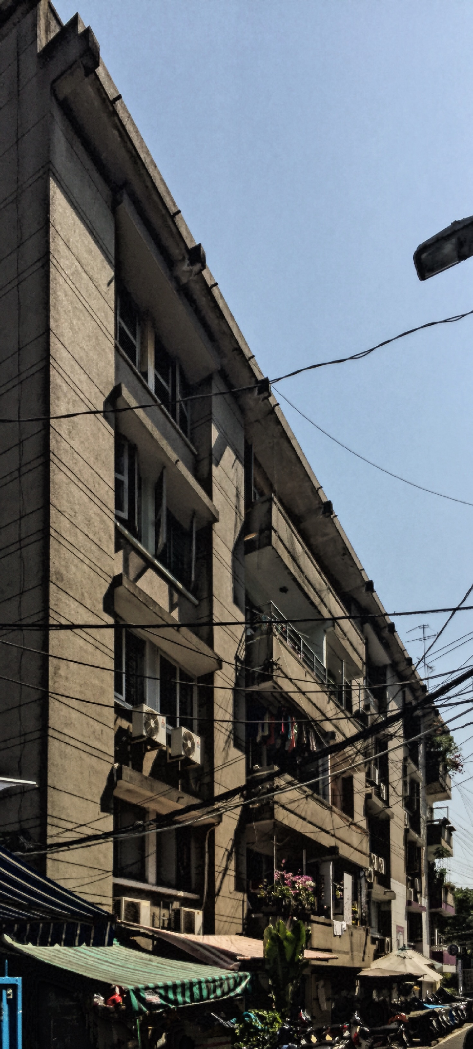 139 Lý Chính Thắng — Vietnamese modernist architecture. Created by Pham Phu Vinh.