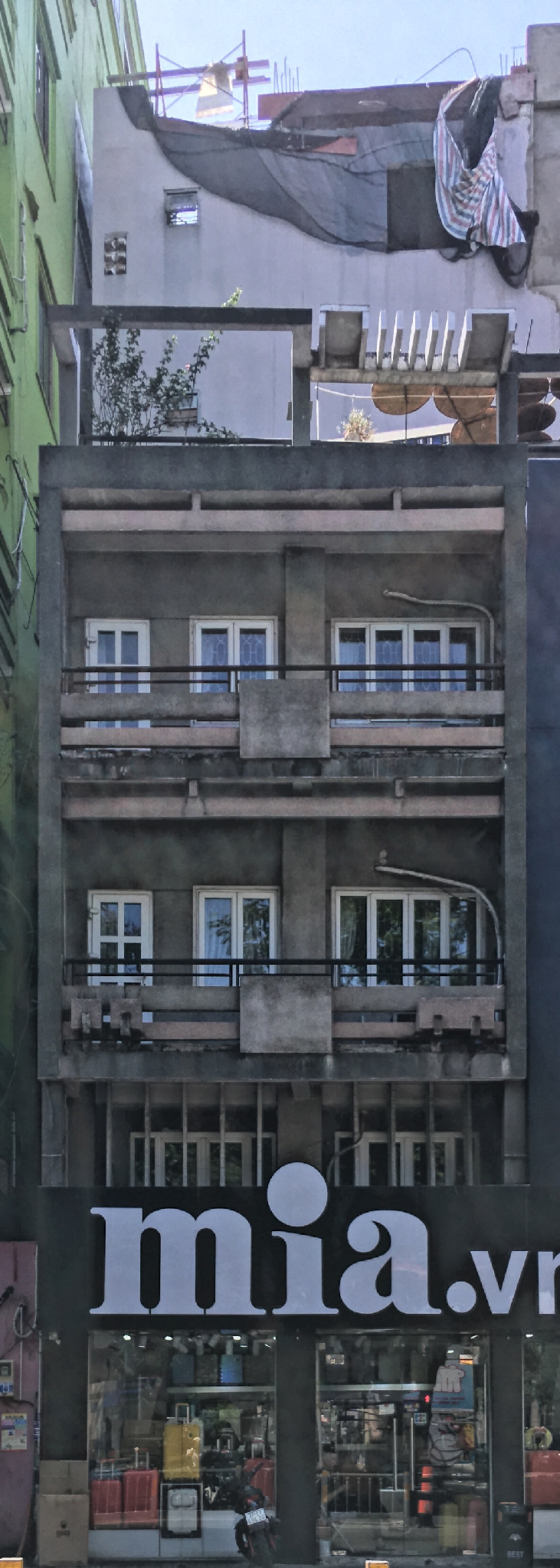 47 Võ Thị Sáu — Vietnamese modernist architecture. Created by Pham Phu Vinh.