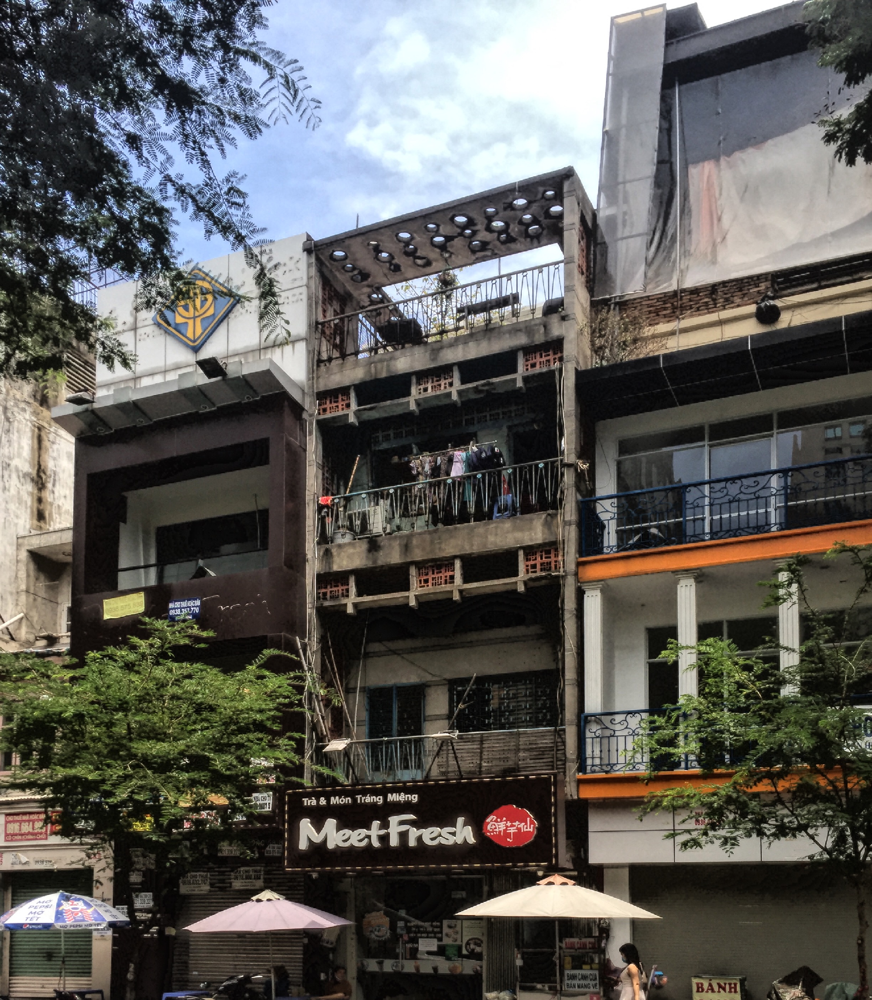 48 Ngô Đức Kế — Vietnamese modernist architecture. Created by Pham Phu Vinh.