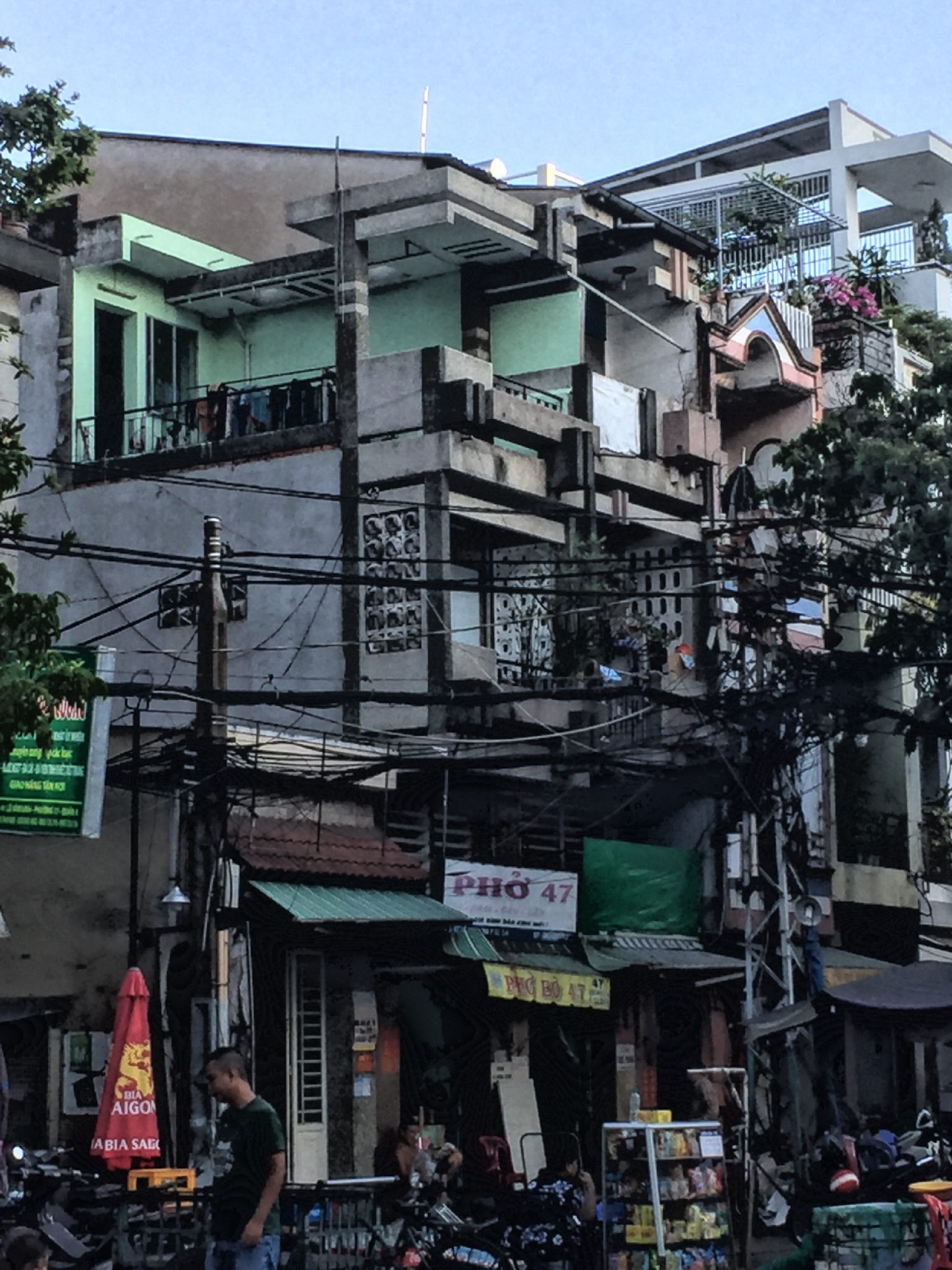 47 Lê Văn Linh — Vietnamese modernist architecture. Created by Pham Phu Vinh.