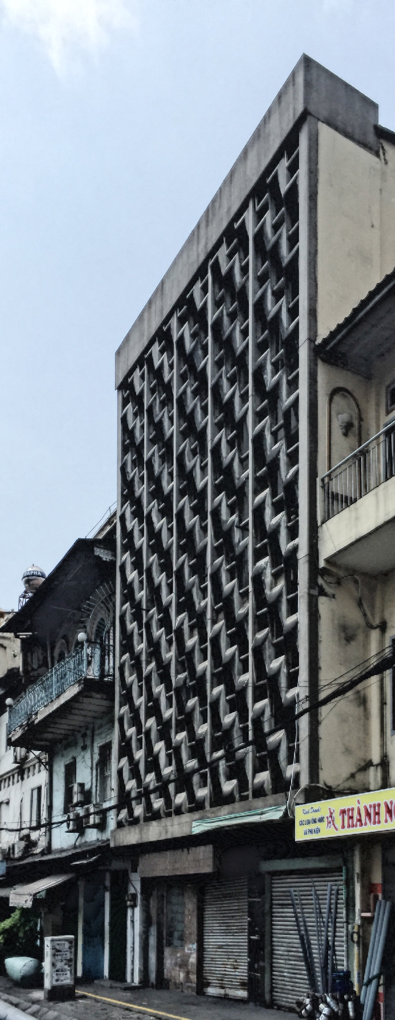 Shophouse - Adress (?) — Vietnamese modernist architecture. Created by Pham Phu Vinh.