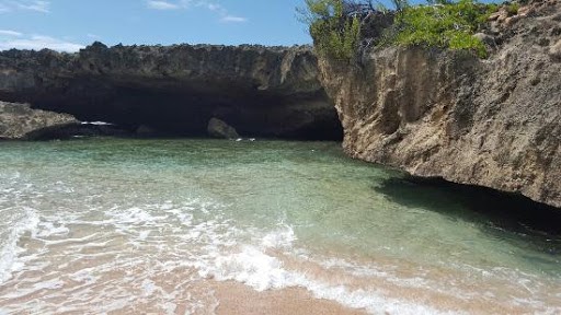 Cueva Las Golondrinas