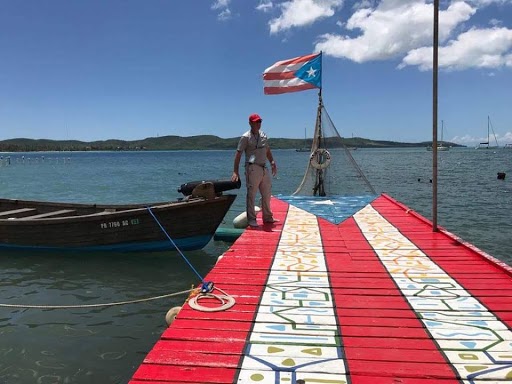 Bandera en Muelle